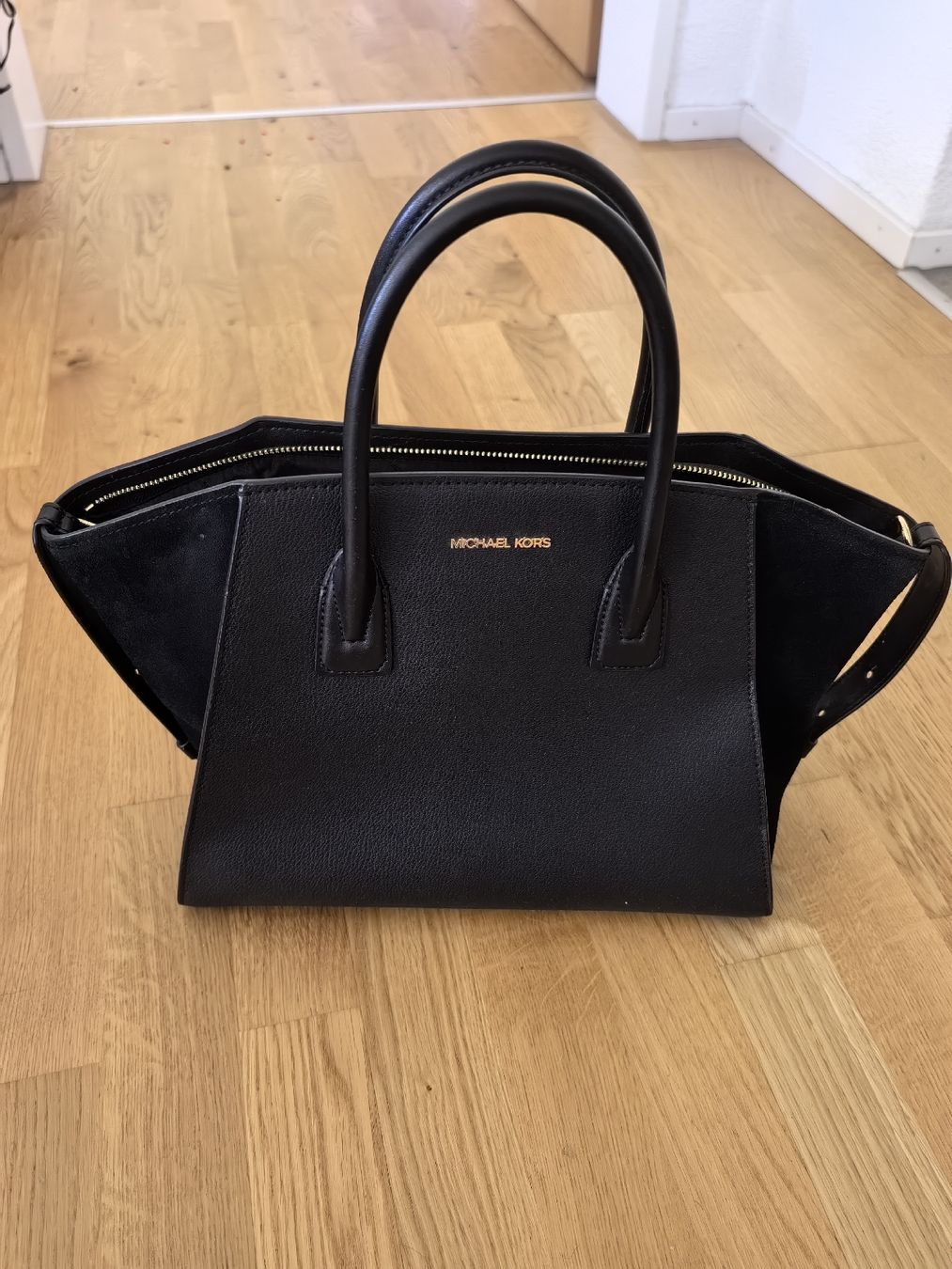 Michael Kors Taschen für Damen: Michael Kors Tasche  – Gebraucht aus Bad Ragaz von chenk24 2