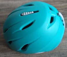 Skihelm türkis, sturzfrei