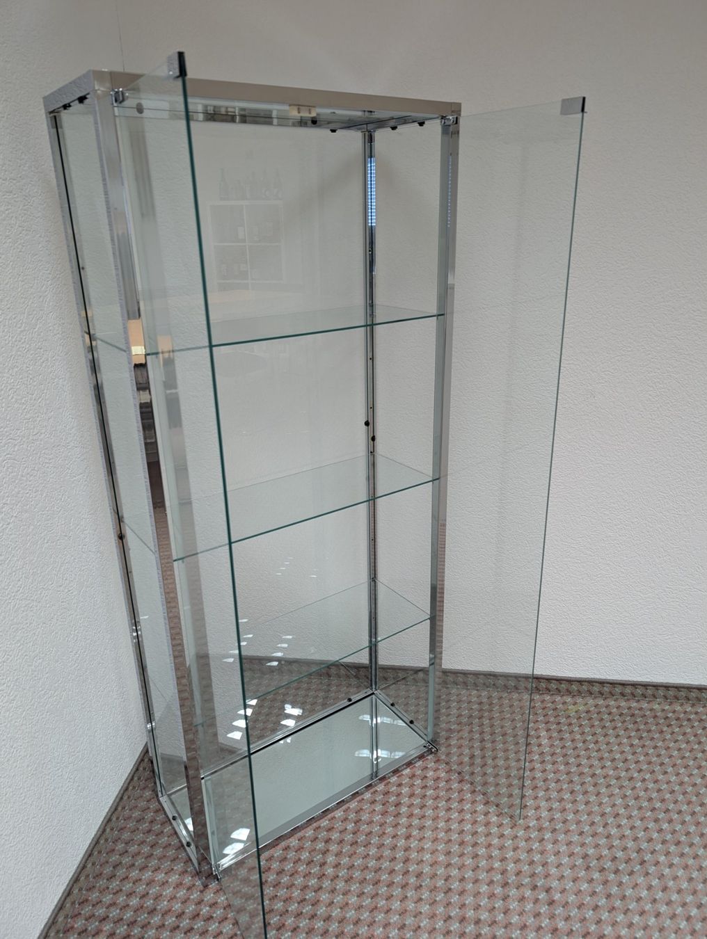Vitrinen: Glasvitrine mit 3 Tablaren – Gebraucht aus Urdorf von omey2 1
