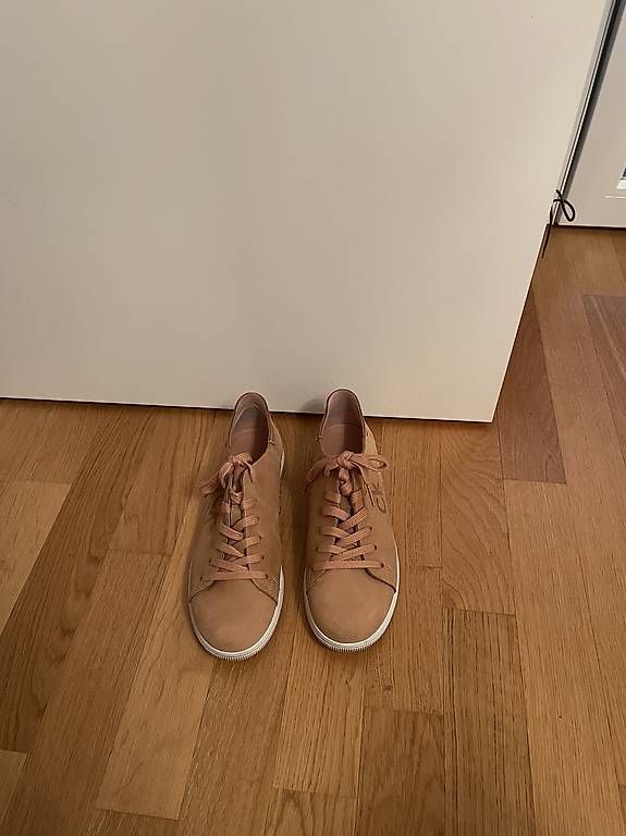 Calvin Klein Damenschuhe: Calvin Klein Sneaker in Grösse 38.5 – Gebraucht aus Zürich von michaela_2024
