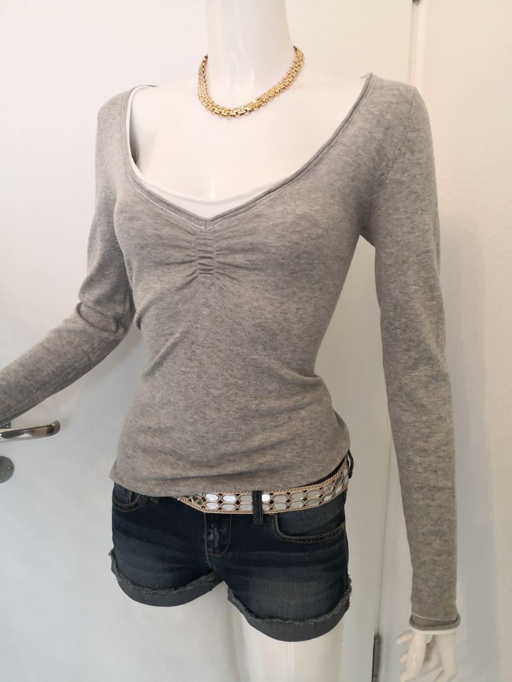 Mango Maglioni & Felpe: 🤩MANGO STRICK-PULLOVER GRAU V-SCHNITT MIT BORD WEISS – Nuovo (secondo la descrizione) da Olten venduto da Naja-Twins-Twins 1