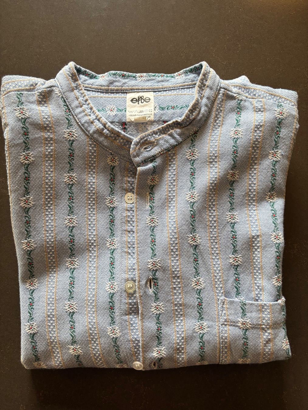 Chemises: Chemise Edelweiss – D'occasion à Avry-devant-Pont par Griotte01