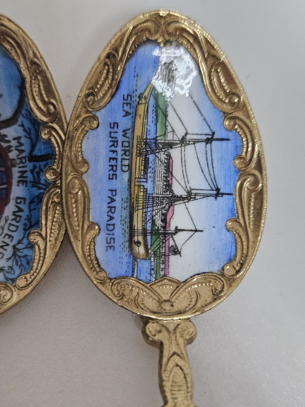 Cucchiai: 4er Set Löffel mit Schweizer Motiven, Souvenir-Löffel – Usato da Schlieren venduto da Bestleo 3