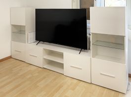 TV Wohnwand Weiss mit Glasvitrinen & LED-Beleuchtung