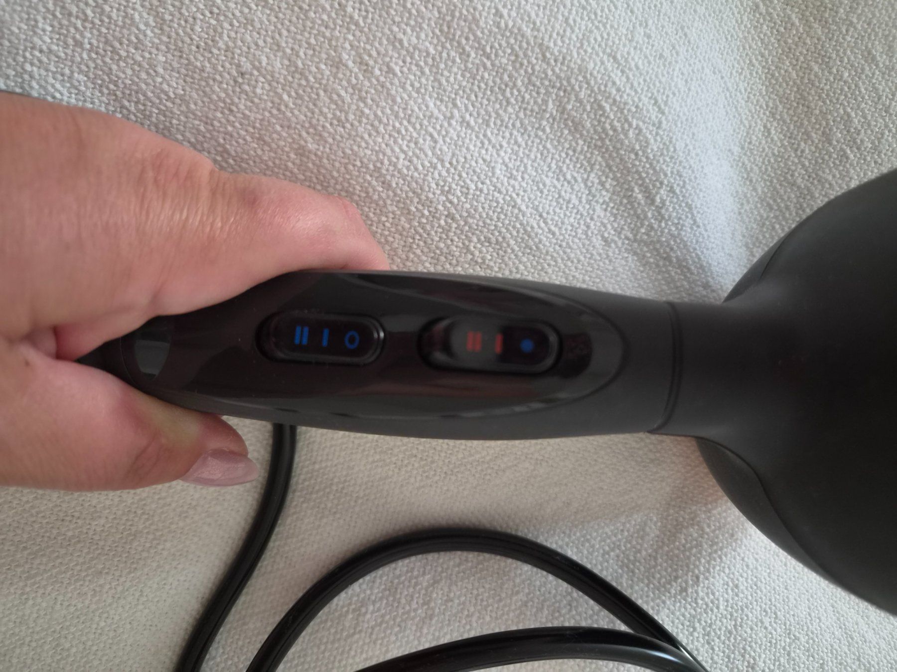 BaByliss Asciugacapelli: Sèche cheveux Babyliss neuf avec diffuseur – Nuovo (secondo la descrizione) da Lausanne venduto da leroyaumedereven 1