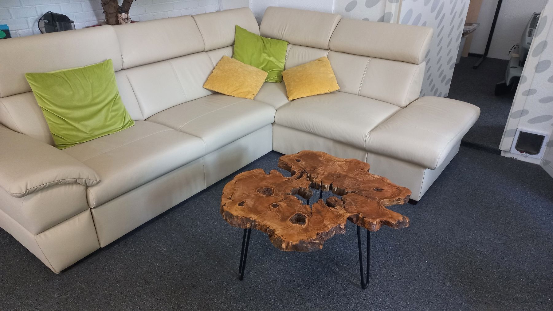 Tavoli: Rustikaler Couchtisch aus Olivenholz – Nuovo (secondo la descrizione) da Birsfelden venduto da limiti 1