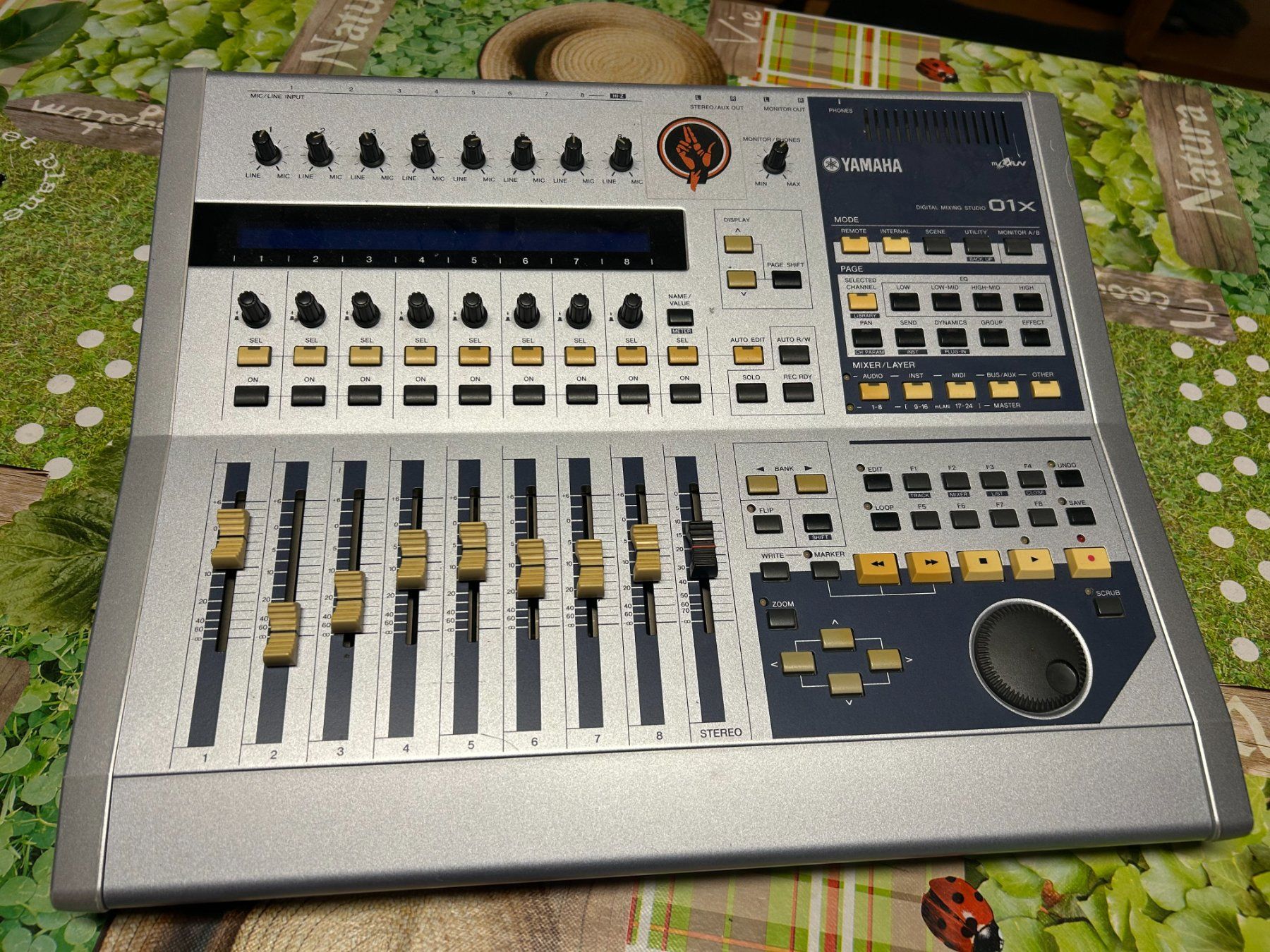 Yamaha Console di mixaggio: Yamaha Digital Studio Mixer  01 X – Usato da Embrach venduto da dau_x9h7 2