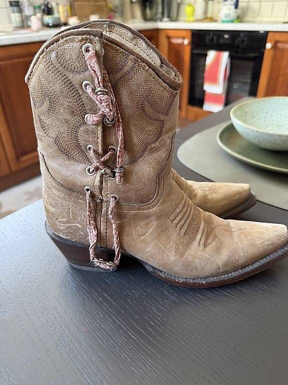 Damenschuhe: stivali da cowboy  – Gebraucht aus Agno von sal_pbv8