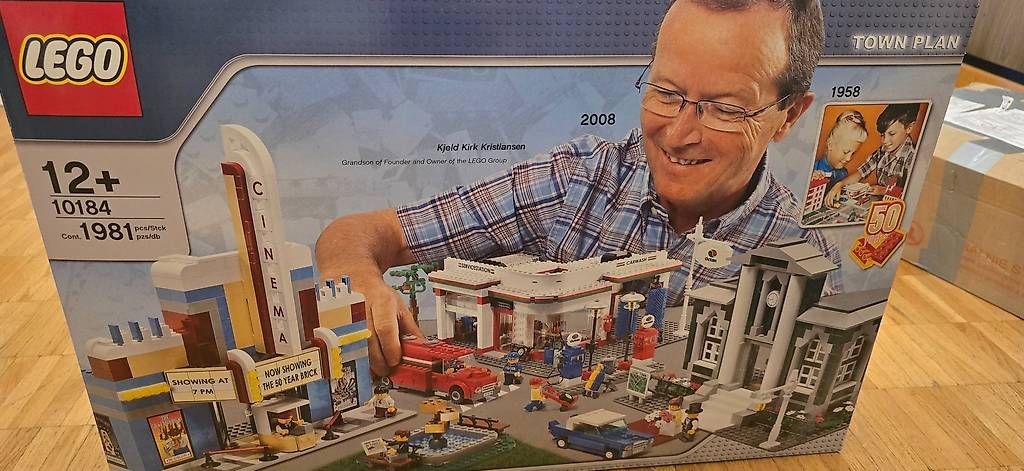Lego Kit di costruzioni: LEGO 10184 Town Plan Neu 50 years Set , Versiegelt, – Nuovo e nell'imballaggio originale da Geroldswil venduto da Mveit