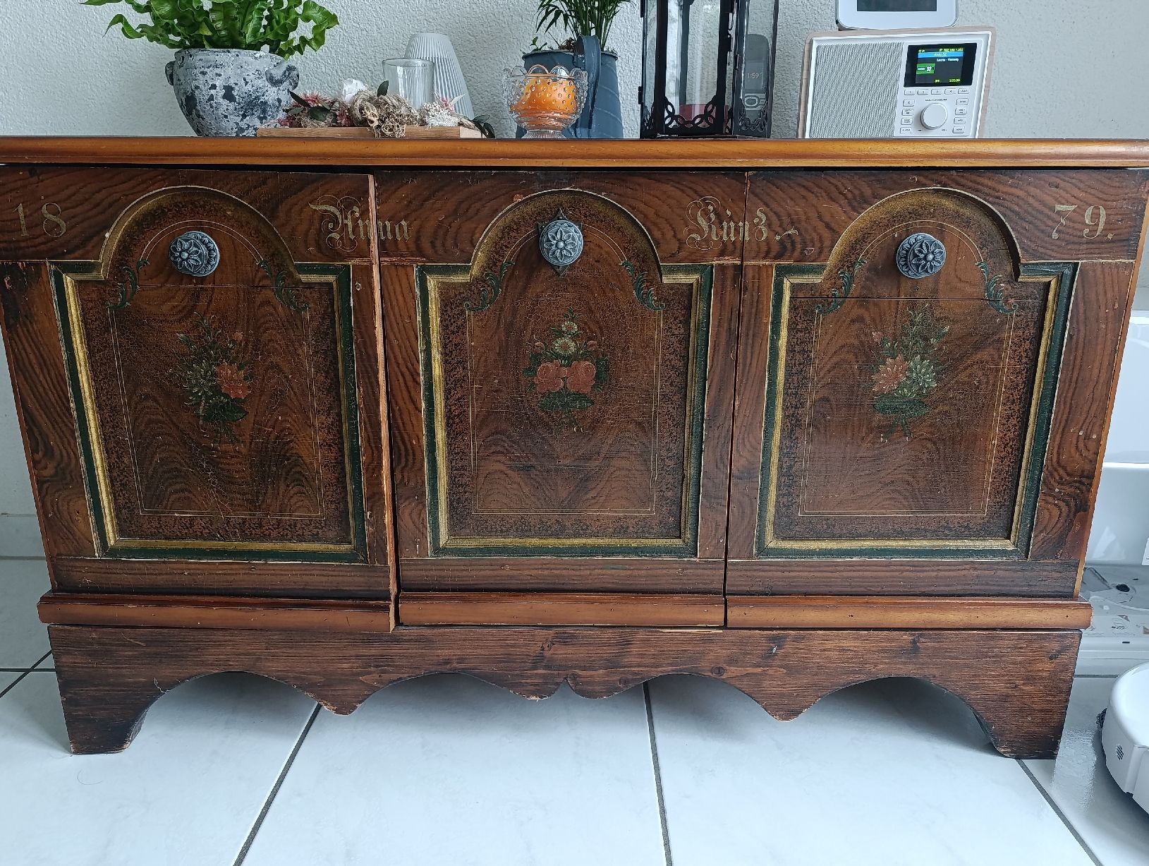 Truhen: Truhe/Bar – Gebraucht aus Brunnenthal von evyame