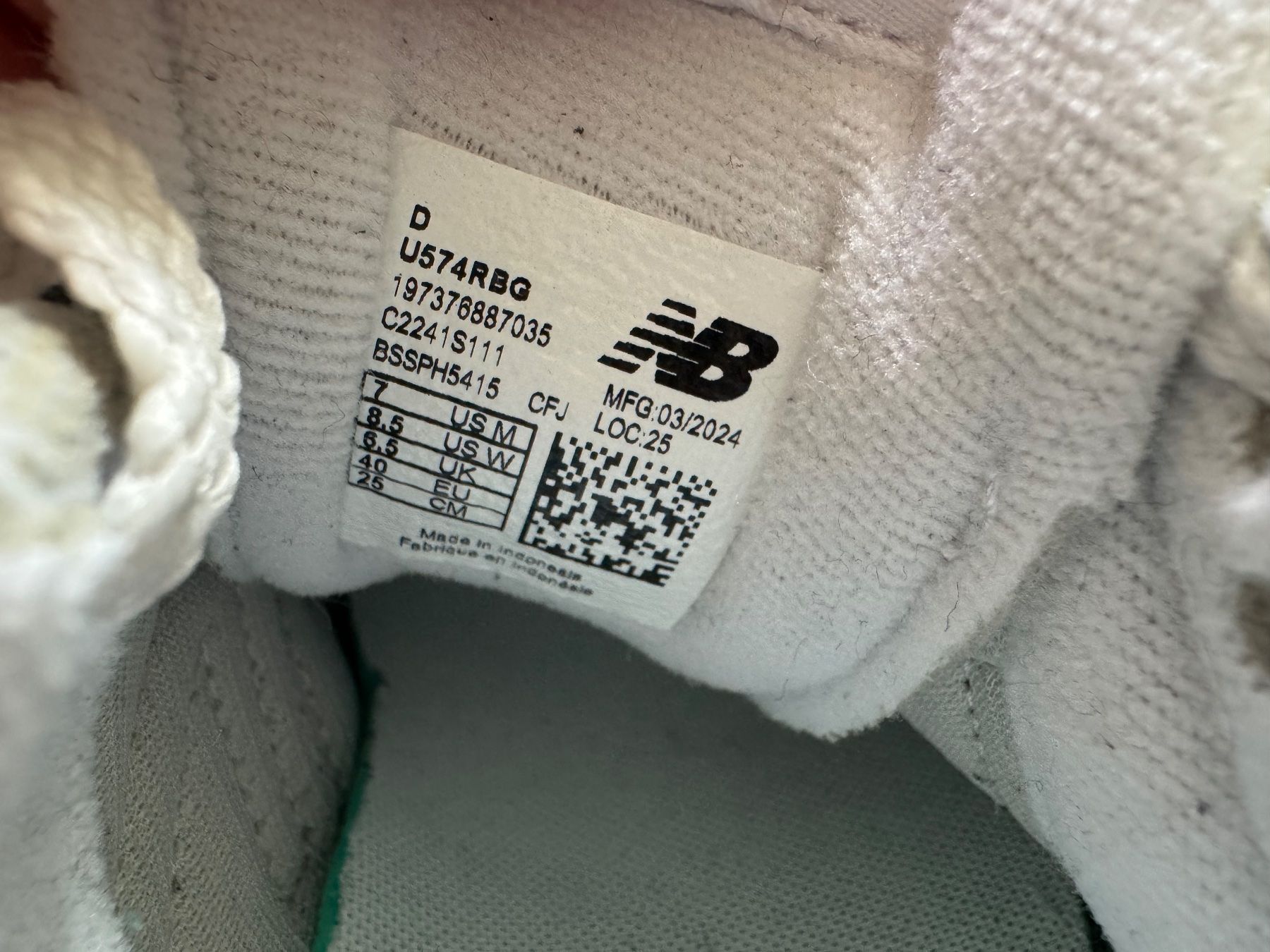 New Balance Damenschuhe: New Balance Sneaker, Grösse 40 – Gebraucht aus Belp von Mundial 2