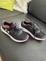 Under Armour Gr. 35 hallenschuh, top!