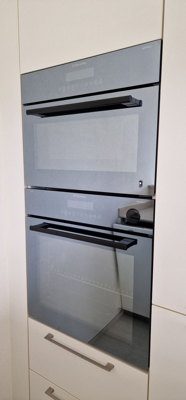 Electrolux Forni: Electrolux Einbaubackofen EBGL70SP–Dampf-/Heissluftbackofen – Usato da Hinwil venduto da Felsenhof-Didi