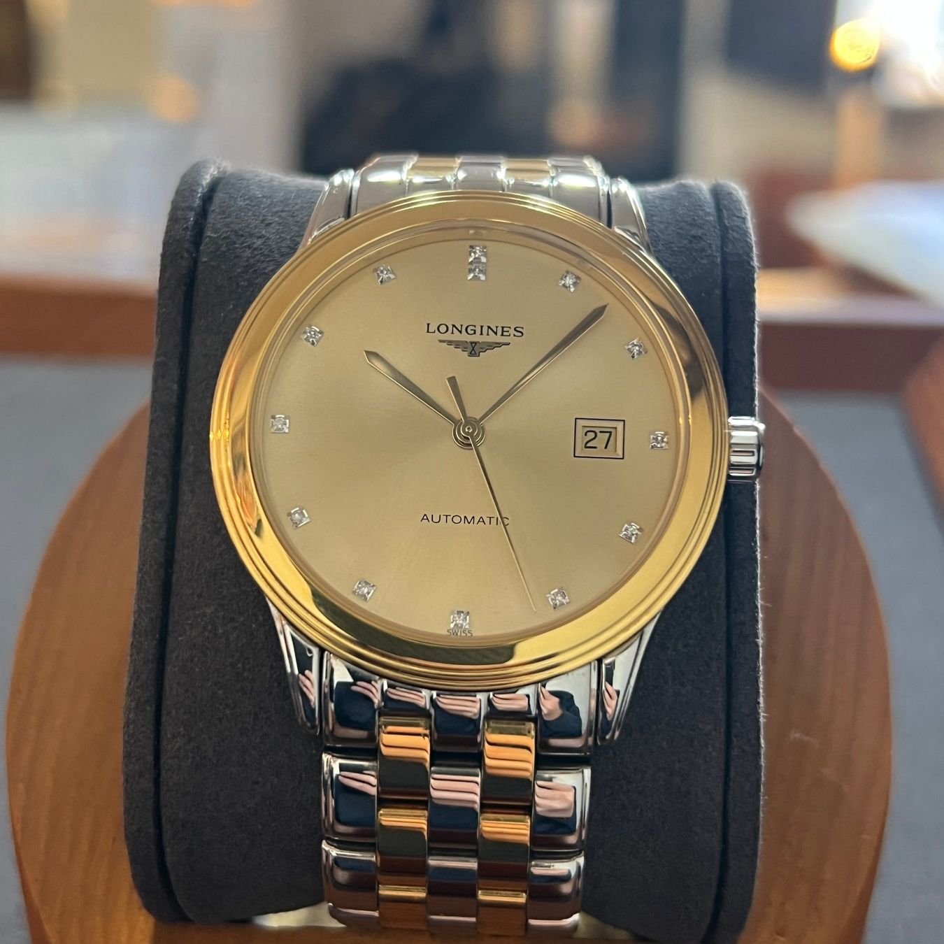 Longines Montres: FLASH SALE Longines Flagship Two-Tone Diamond Index L4.984.3 – D'occasion à Carouge GE par Watchaser
