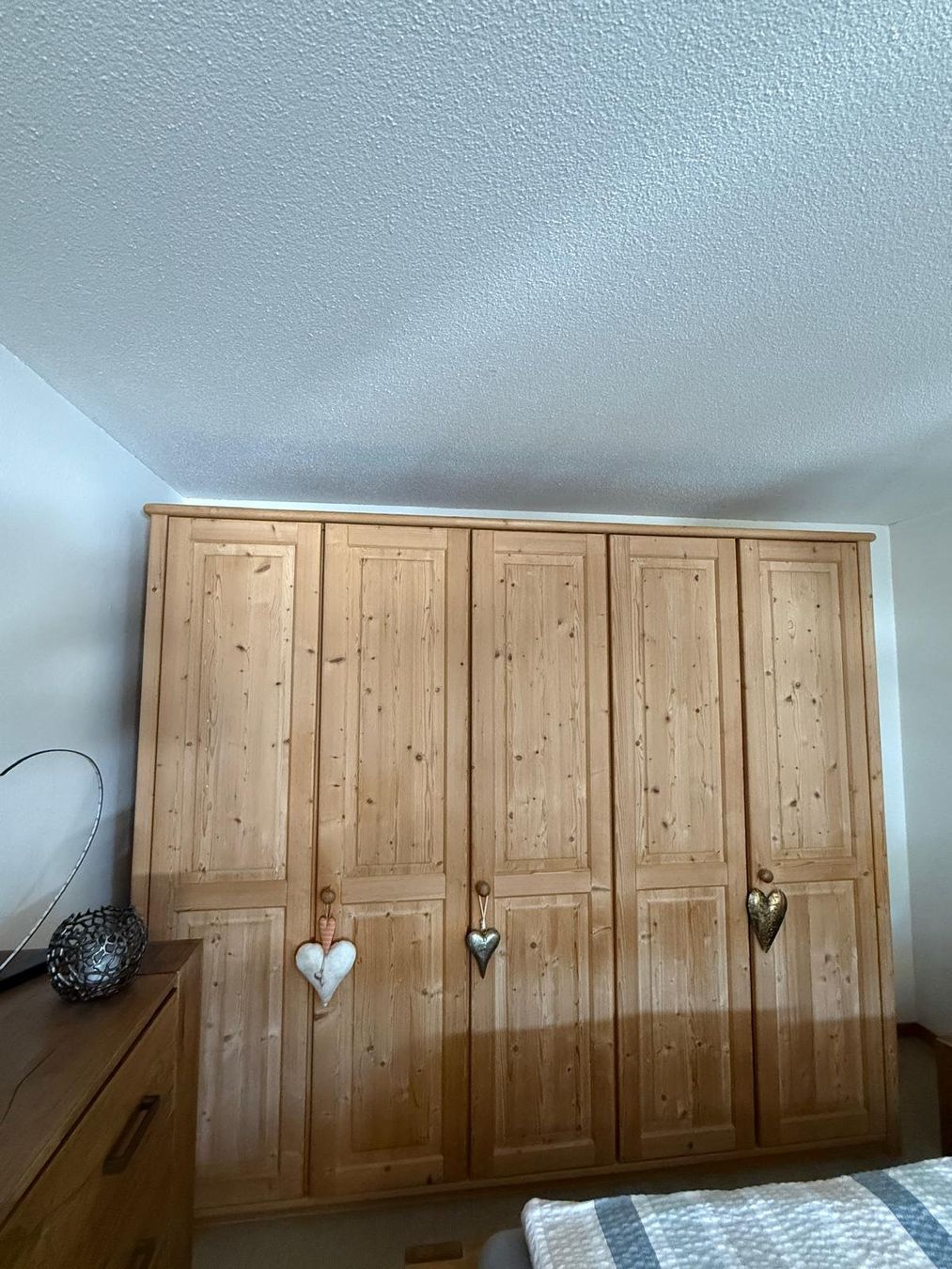 Armadi: Holzschrank mit Paneeltüren – Usato da Bollingen venduto da HighRoller87