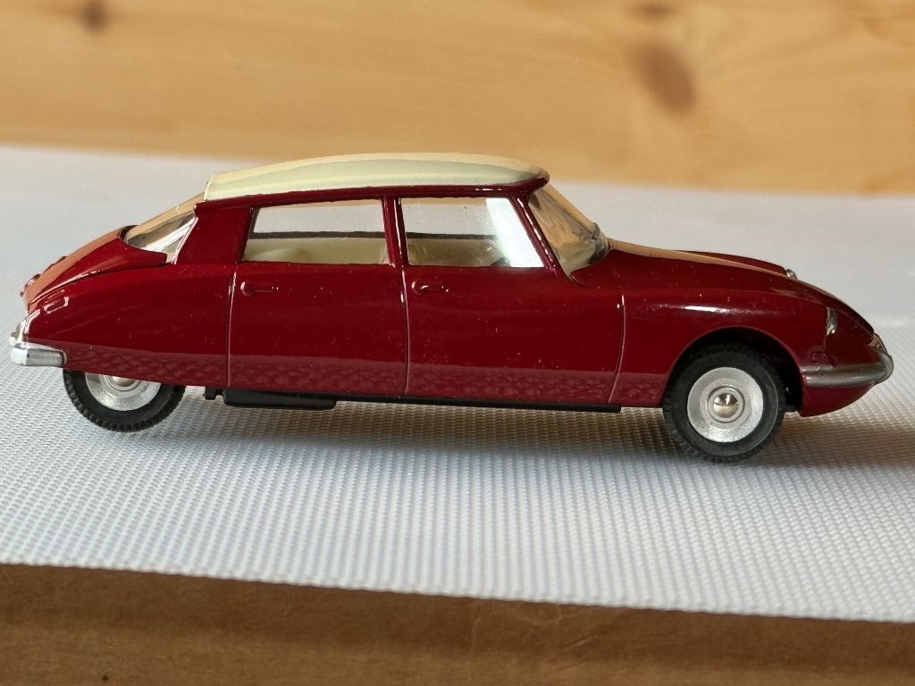 Dinky Toys Modellautos: Citroën DS 19 – Gebraucht aus Yvorne von Donom 4