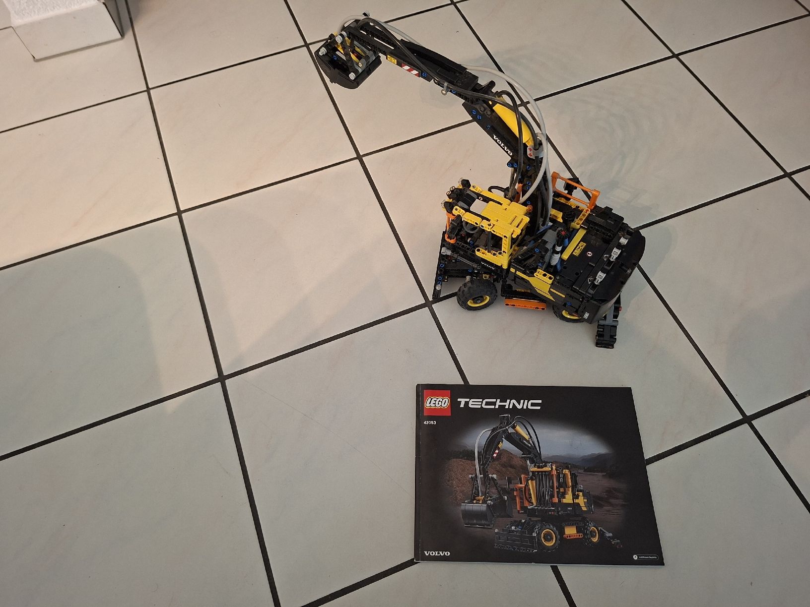 Lego Spielzeuge: Lego Technik 42053 Volvo Model – Gebraucht aus Schattdorf von mamo1952