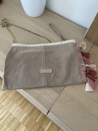 Patrizia Pepe suede bag with chain - chic & summery!