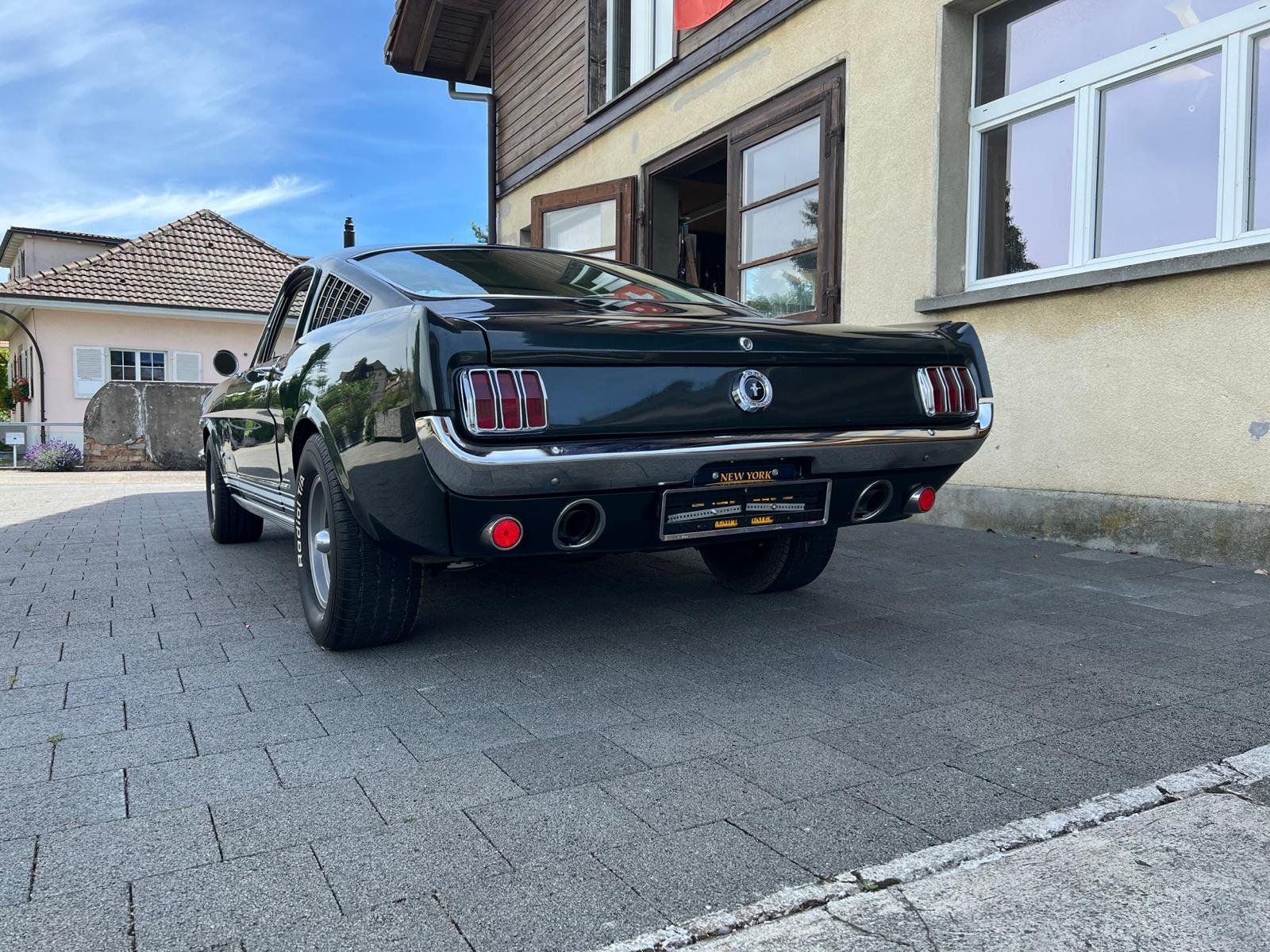 Ford Automobili: 1965 FORD Mustang Fastback 4.7 V8 – Usato da Büetigen venduto da Mo_driver99 2