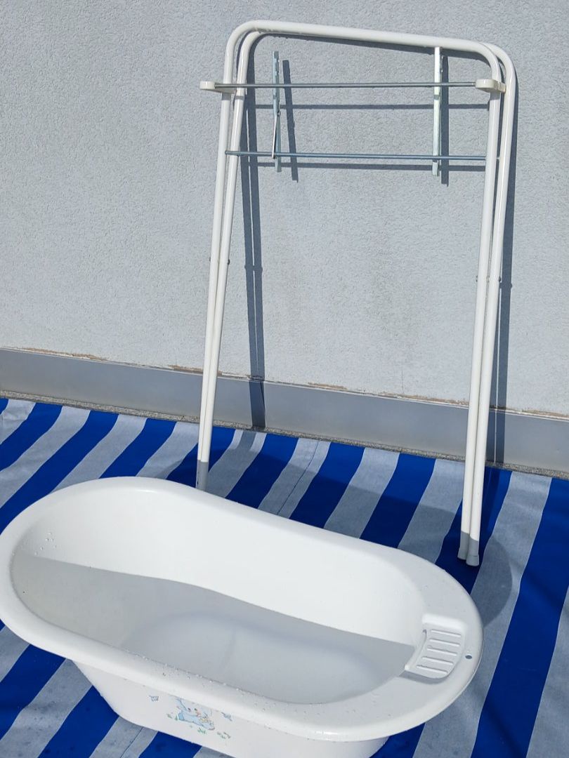 Vasche da bagno: Baby Badewanne mit Ständer – Usato da Kölliken venduto da turimess 1