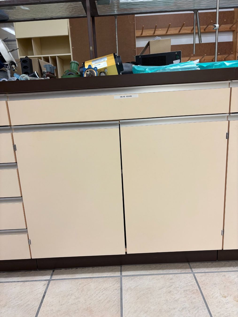 Schränke: Labormöbel/Werkstattmöbel/Ladenmöbel – Gebraucht aus Lauwil von Tanner13 1