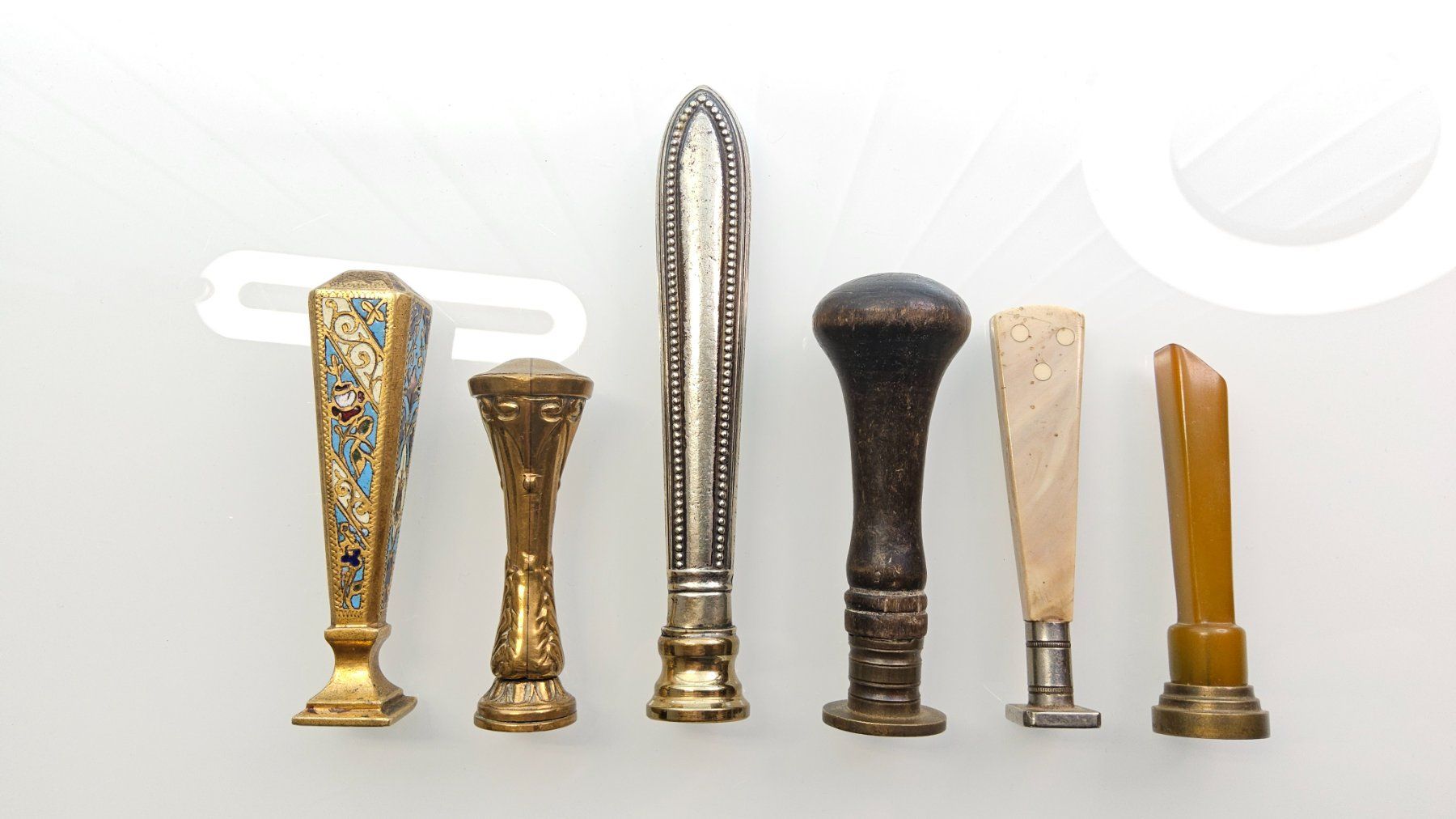Tutti gli attrezzi: Collection de 6 anciens sceaux – Usato da Malleray venduto da Frederic24