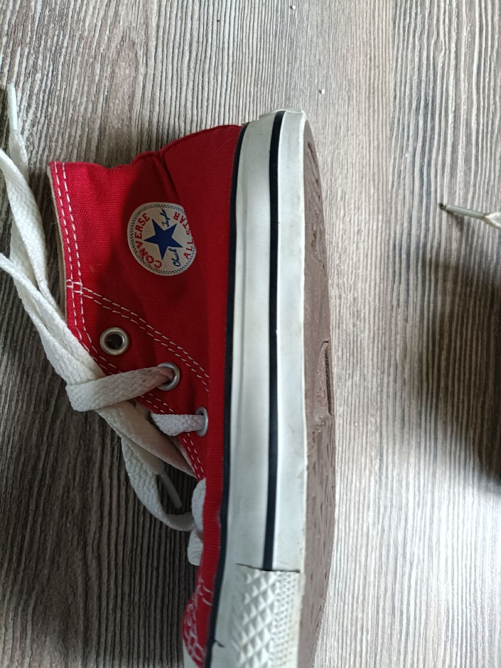 Converse Chaussures garçon: Schuhe Converse Gr. 25/26 – D'occasion à Tenniken par Pasci1990 1