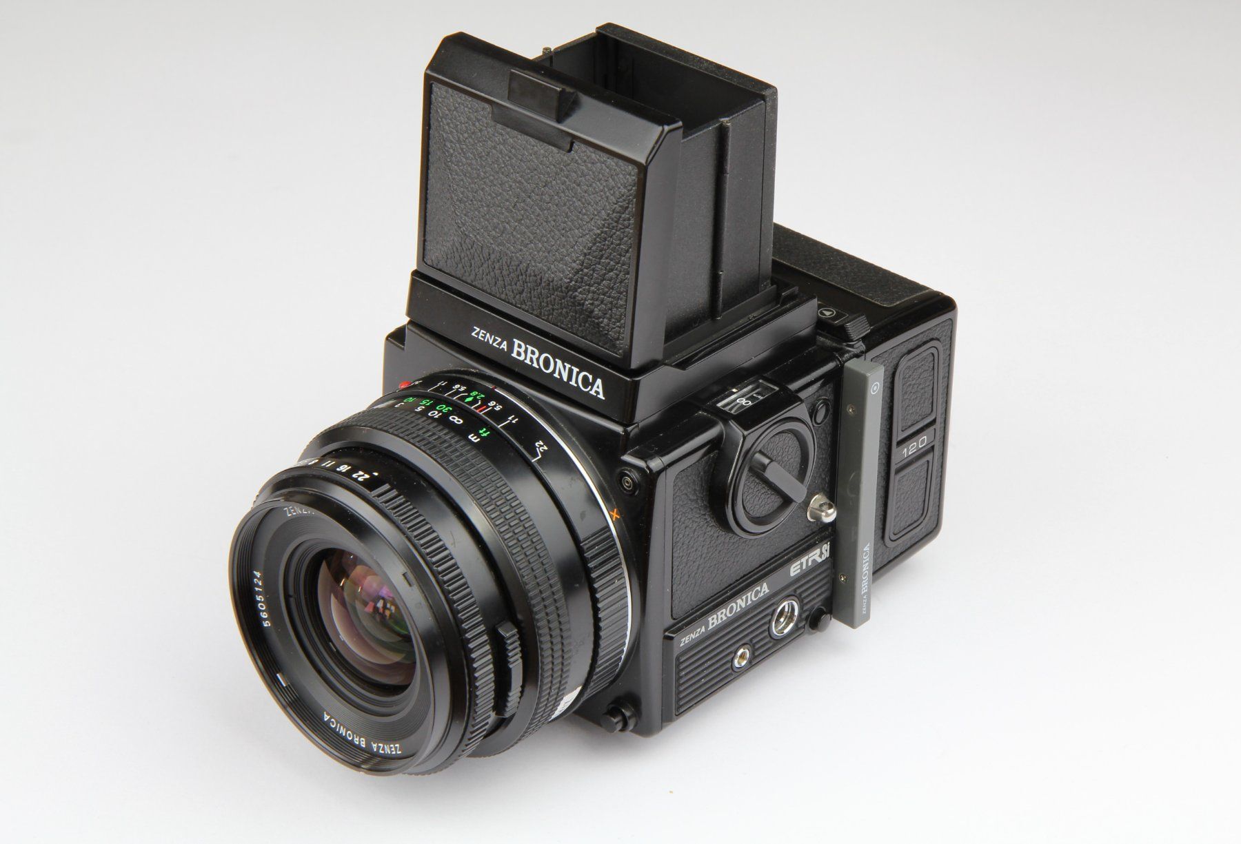 Bronica Fotocamera: BRONICA Zenza  ETR Si  Mittelformatkamera 6x4.5 – Usato da Dübendorf venduto da Polliwagen02 1