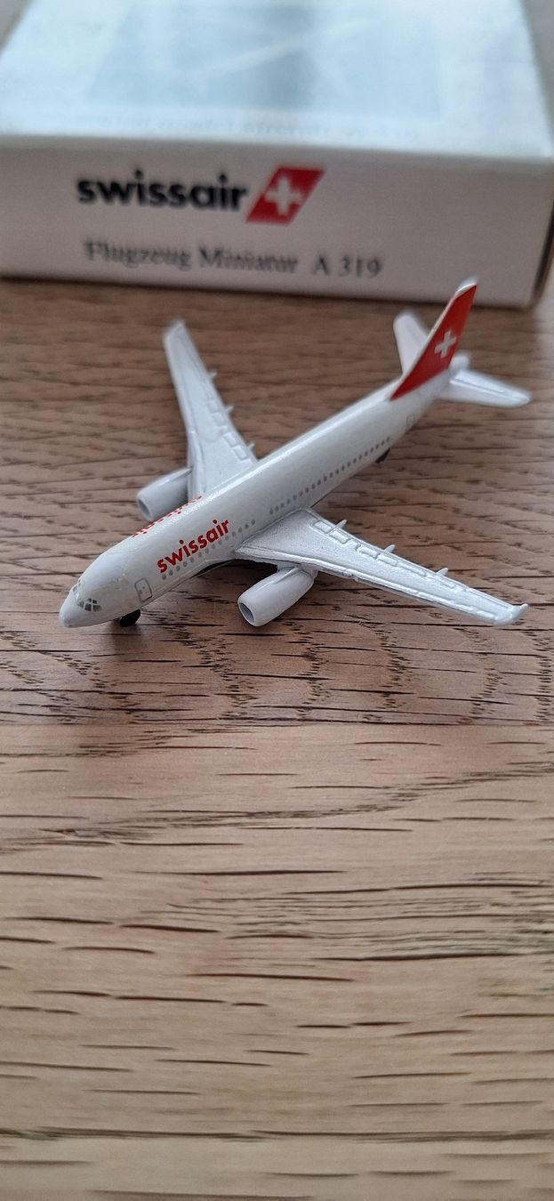 Swissair Kits de montage: Flugzeugmodell  – D'occasion à Zollbrück par kir_gl88