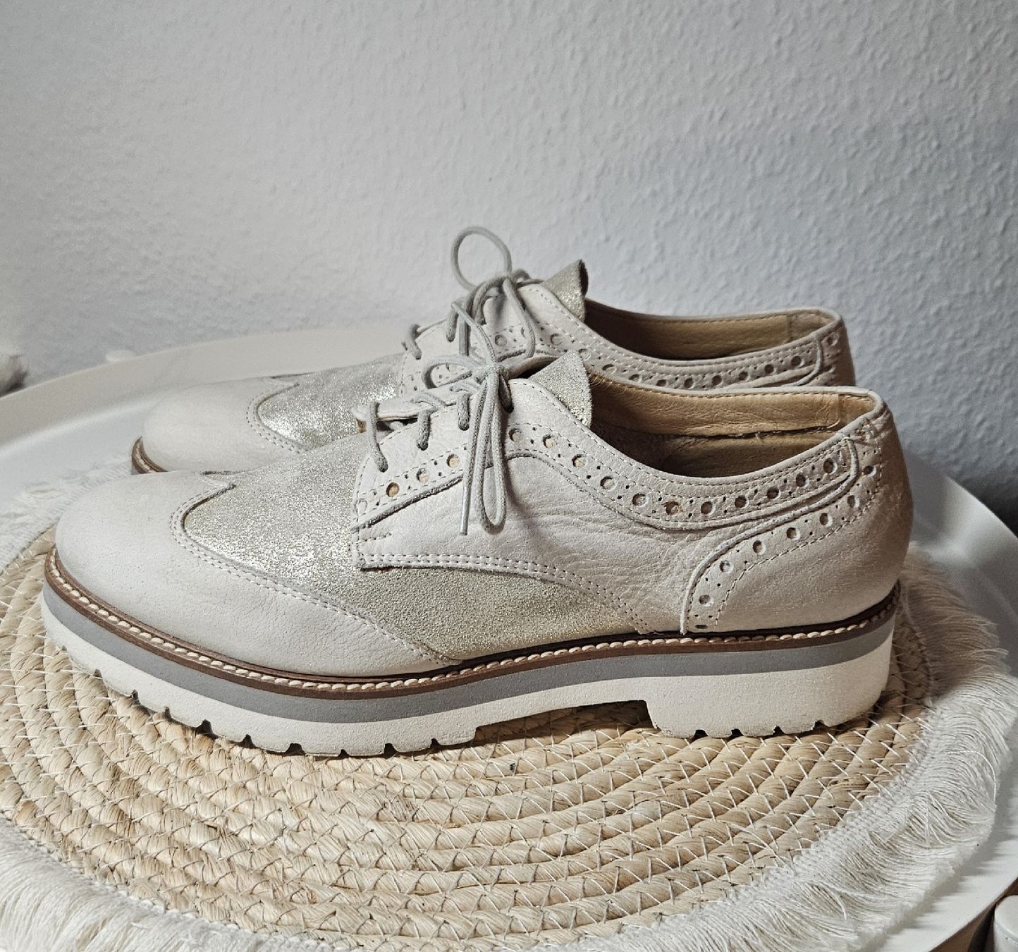 Scarpe da donna: Derbies beige en cuir – Nuovo (secondo la descrizione) da Nyon venduto da nay_y72c 1