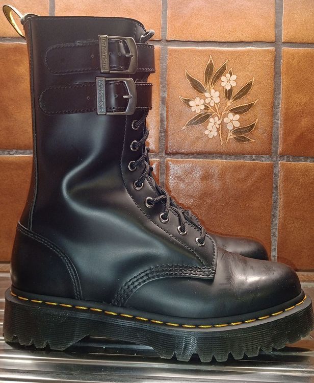 Dr hotsell martens caspian