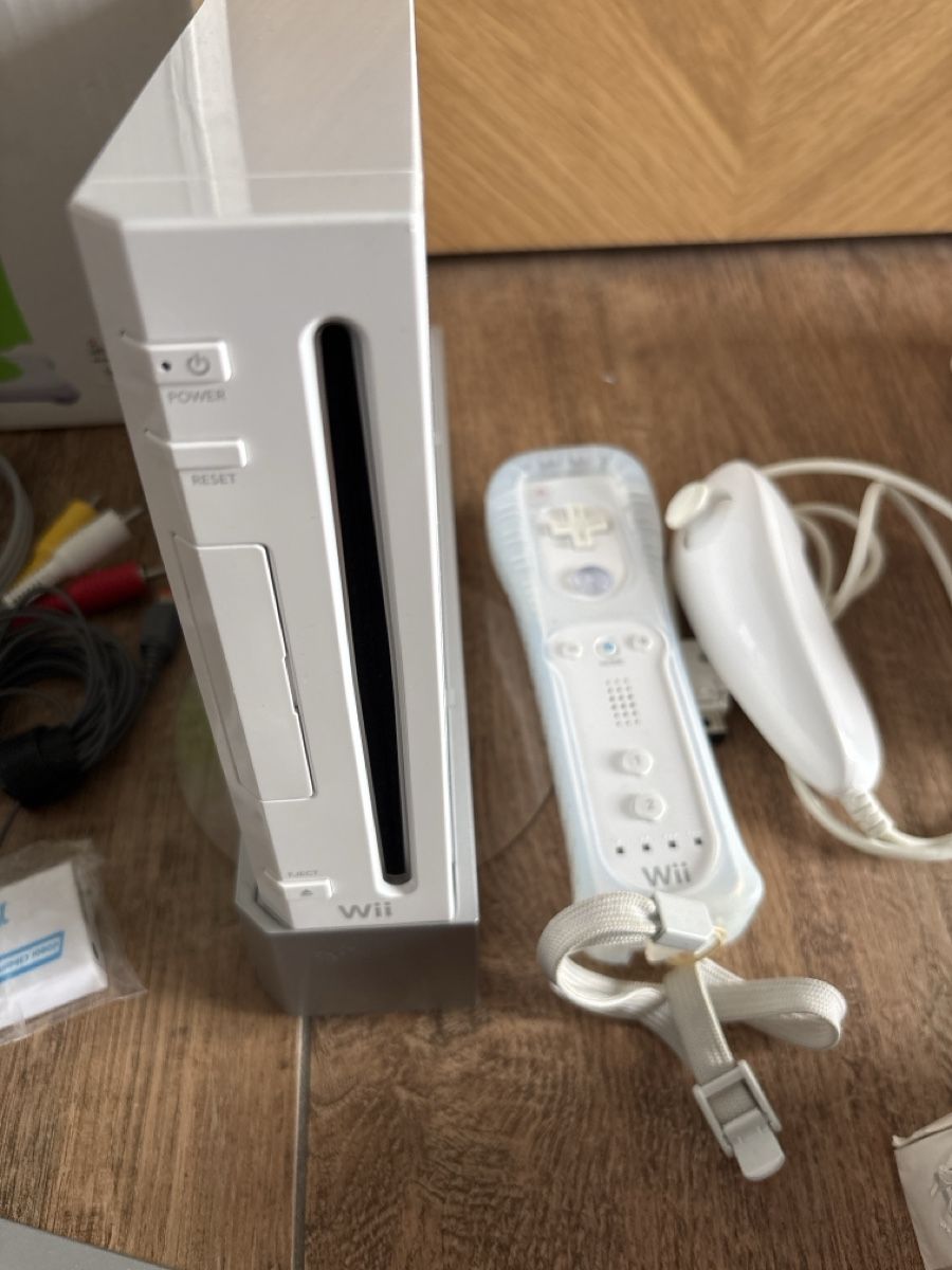 Nintendo Consoles: Grosses Nintendo Wii Fit Bundle – D'occasion à Wattwil par xxanitaxx_ 6