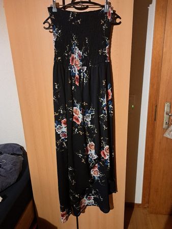 Robe bleu marine a fleur