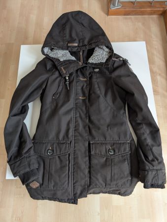 Hübsche Winterjacke Ragwear schwarz Gr. S