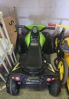Kinder Elektro Quad grün schwarz 12V fahrbereit