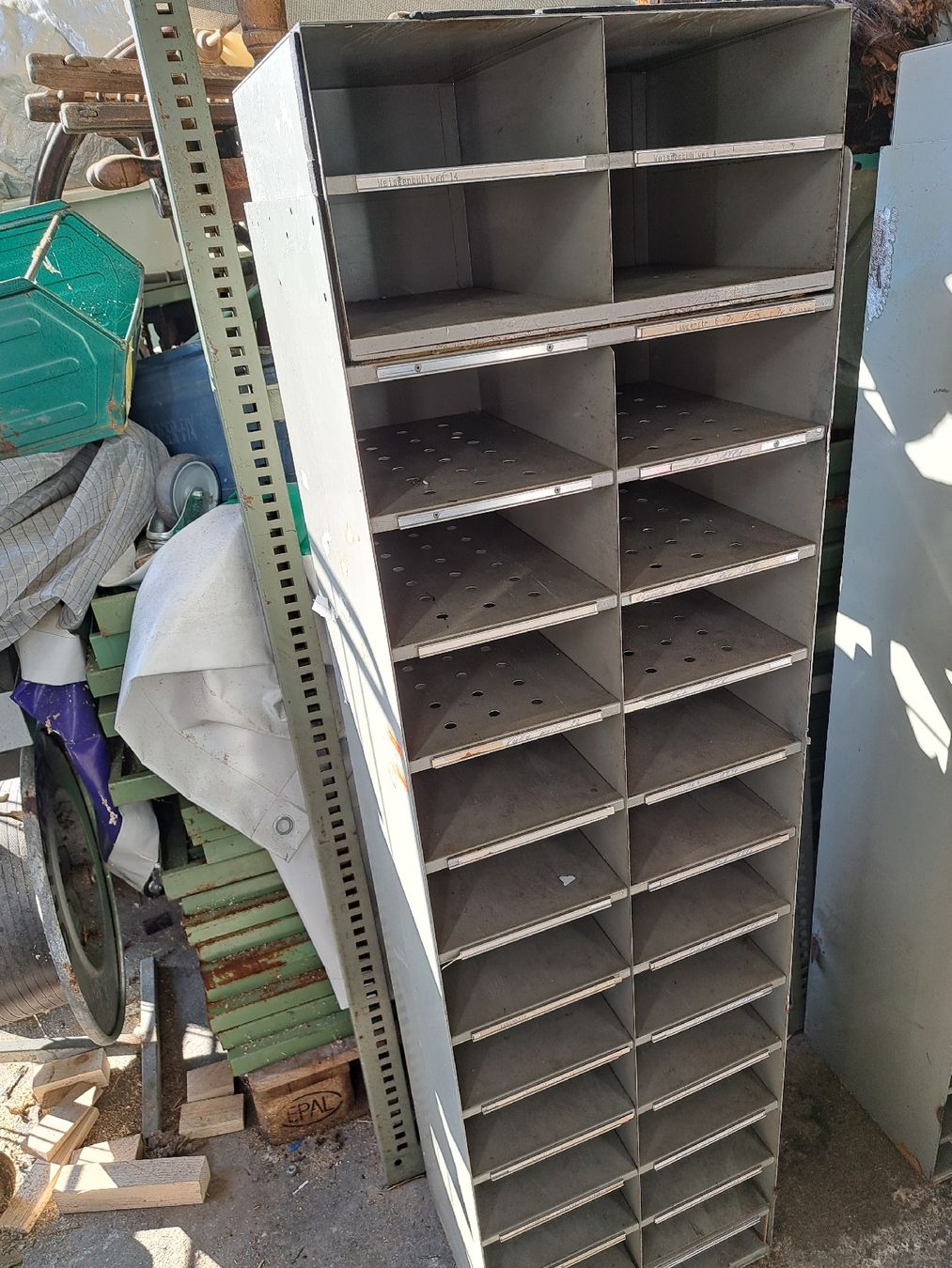 Scaffali: Metallregal Vintage PTT Postfach – Usato da Grossdietwil venduto da hufi10 2
