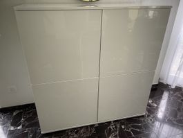 Weisses Sideboard, 4-türig