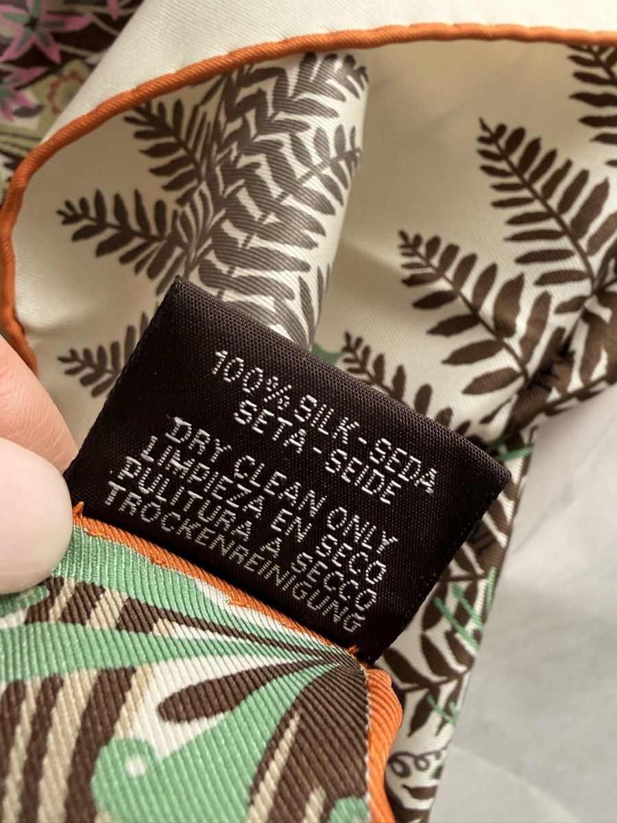 Hermès Foulard & Sciarpe: Hermès Carré 70 silk scarf NEW – Nuovo e nell'imballaggio originale da Zürich venduto da ilo_ckh7 2
