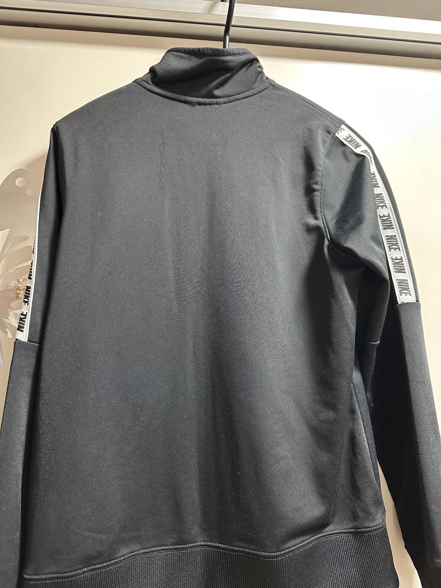Nike Giacche: Nike Trainingsjacke, Schwarz – Usato da Oberurnen venduto da nes_8xqt 4