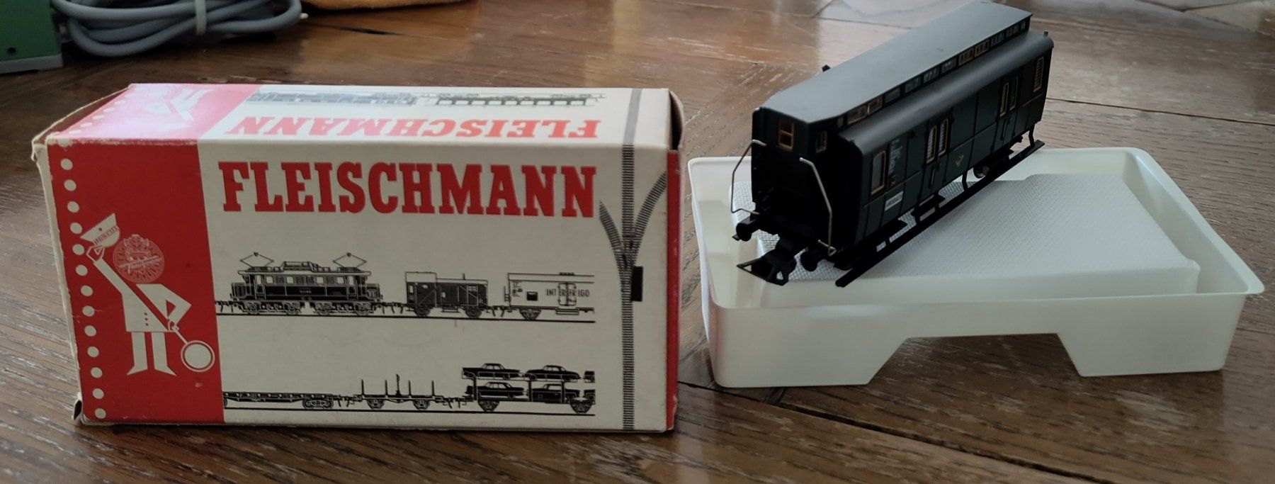 Fleischmann Trains électriques: Fleischmann Postwagen der D- Post – D'occasion à Meggen par 041benji01 1