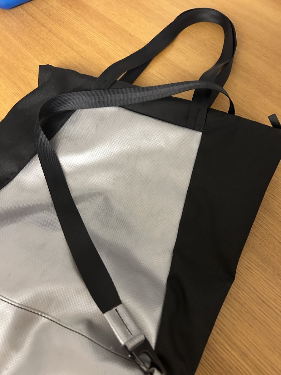 Freitag Rucksäcke: Freitag Tasche / Rucksack schwarz silber – Gebraucht aus Uster von Stromboli7 2
