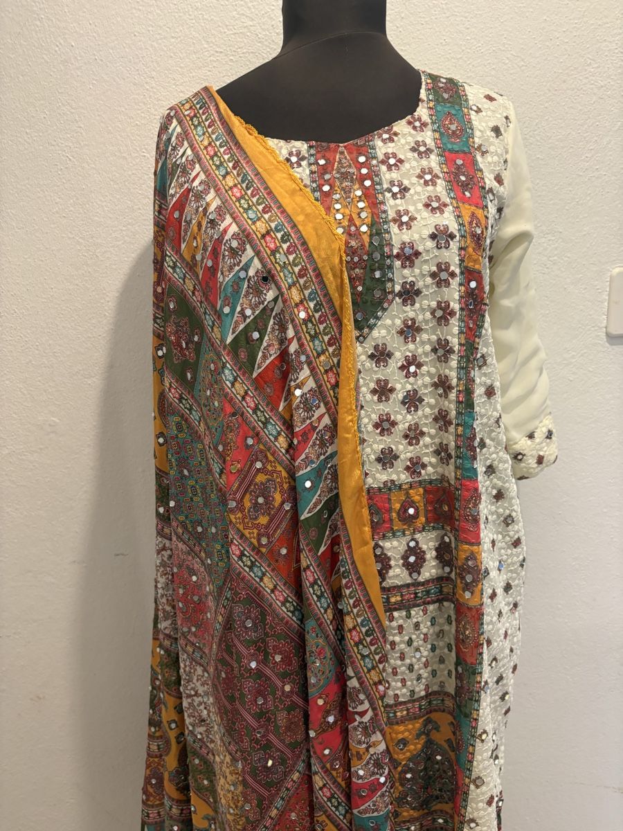 Lots de vêtements: 3 PCs shalwar kameez set. – Neuf (Voir description) à Bösingen par ash_jnn8
