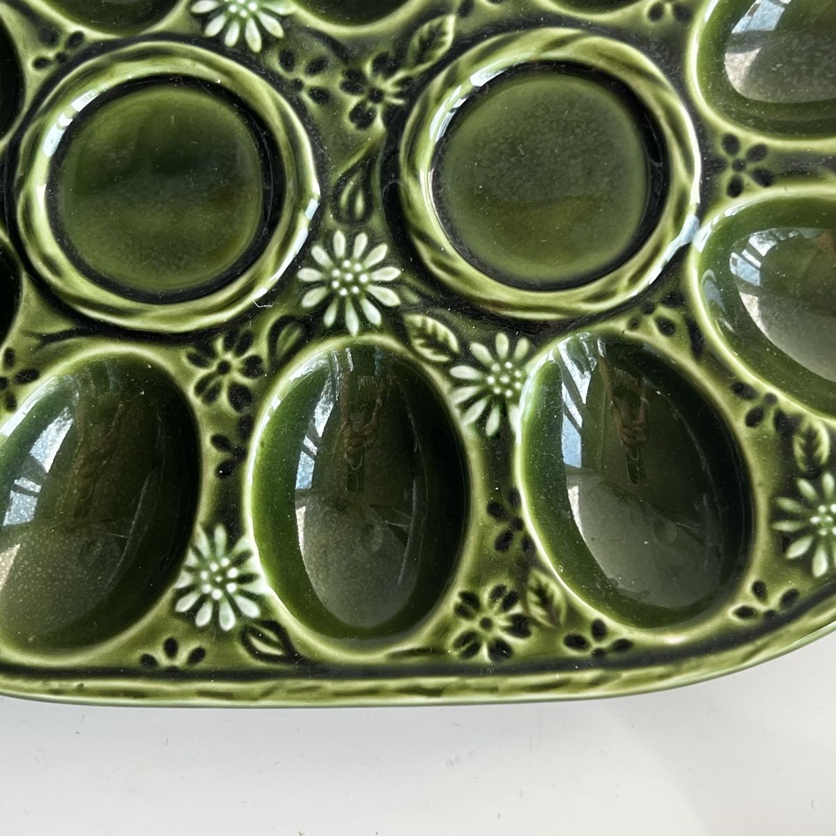 Piatti: Vintage Deviled Egg Tray,  Mid Century Green Ceramic – Usato da Oberägeri venduto da Theonose74 6