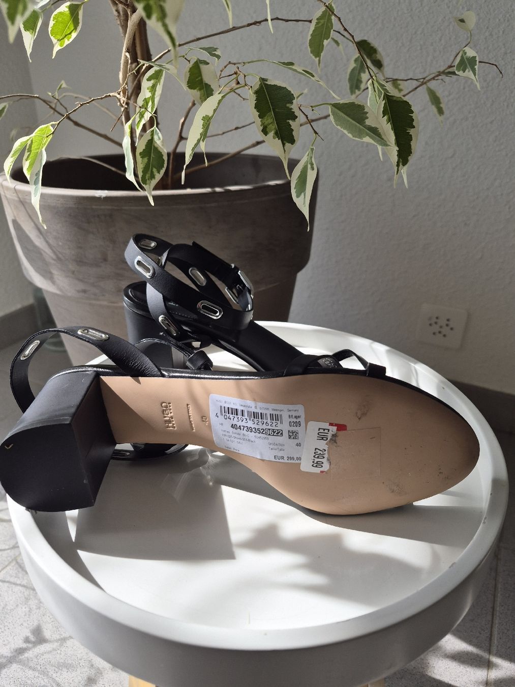 Hugo Boss Damenschuhe: Hugo Boss p.o.239 Fr – Gebraucht aus St-Prex von natali78 2