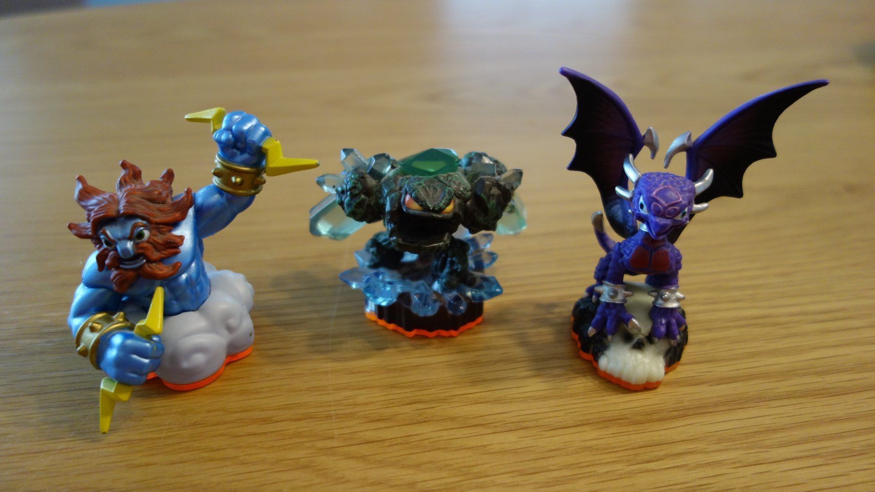 Giochi: 3 Skylanders Figuren, Activison – Usato da Wil SG venduto da Donaldus