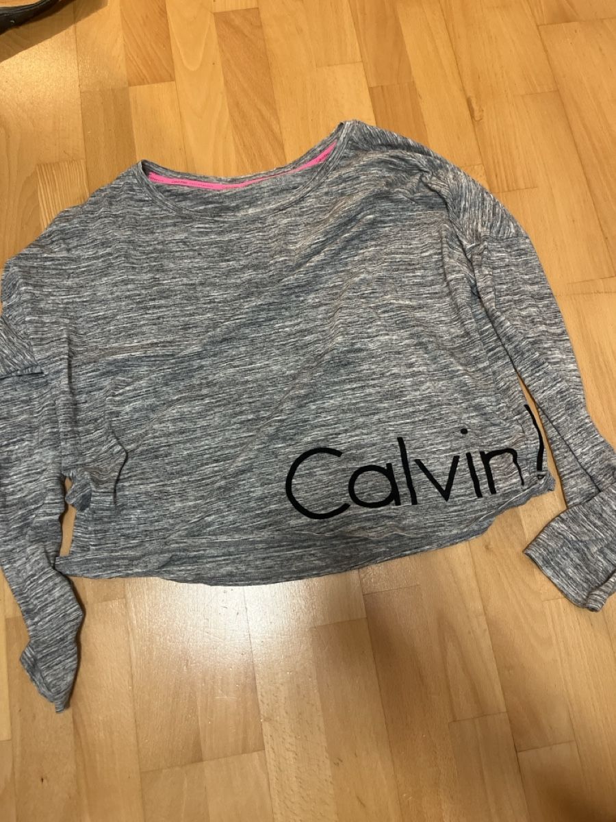Calvin Klein T-shirt: Calvin Klein Shirt – Usato da Bülach venduto da SharonP01