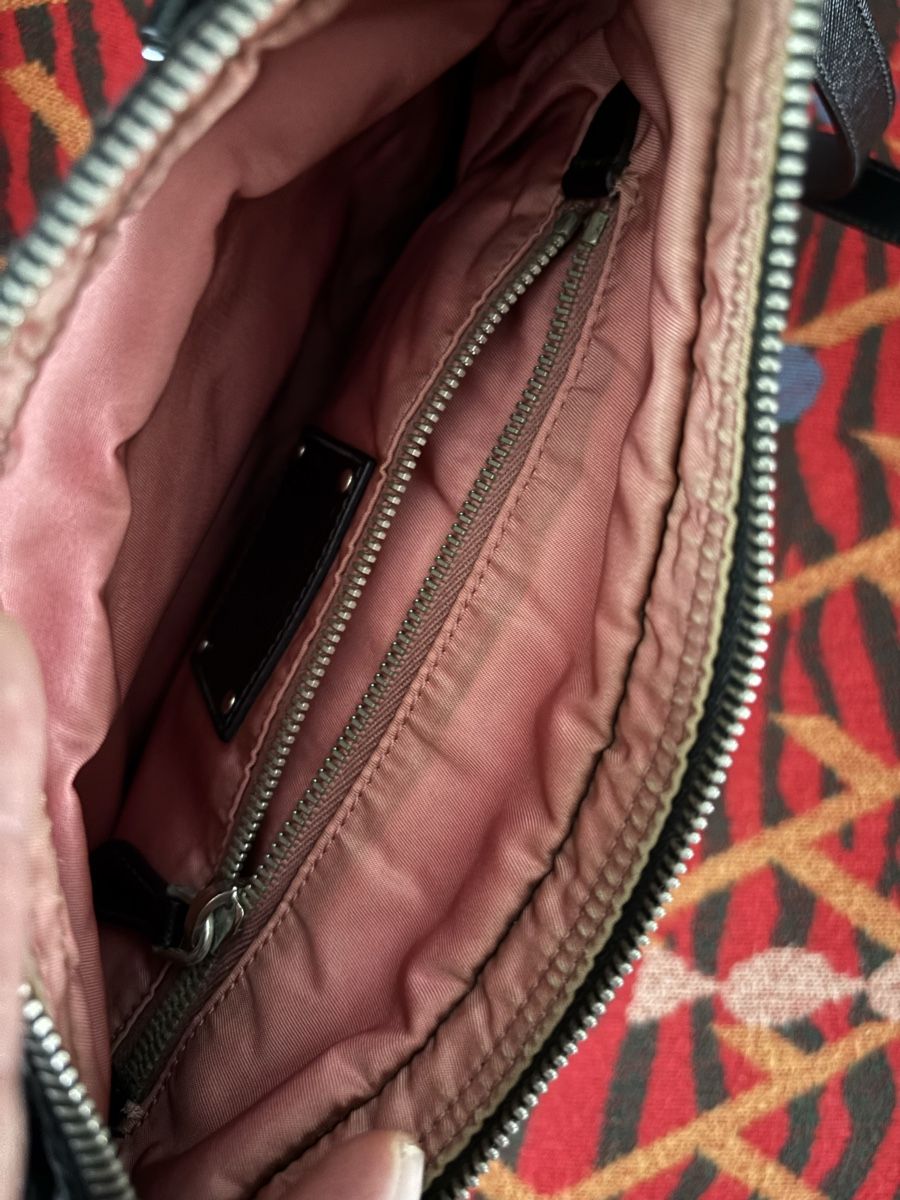 Prada Taschen: Prada Tessuto Nylon Shoulder Bag Black Good Condition – Gebraucht aus Buchrain von Mr.Kim 3