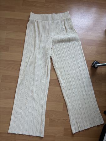 Neue Stoffhose von Only