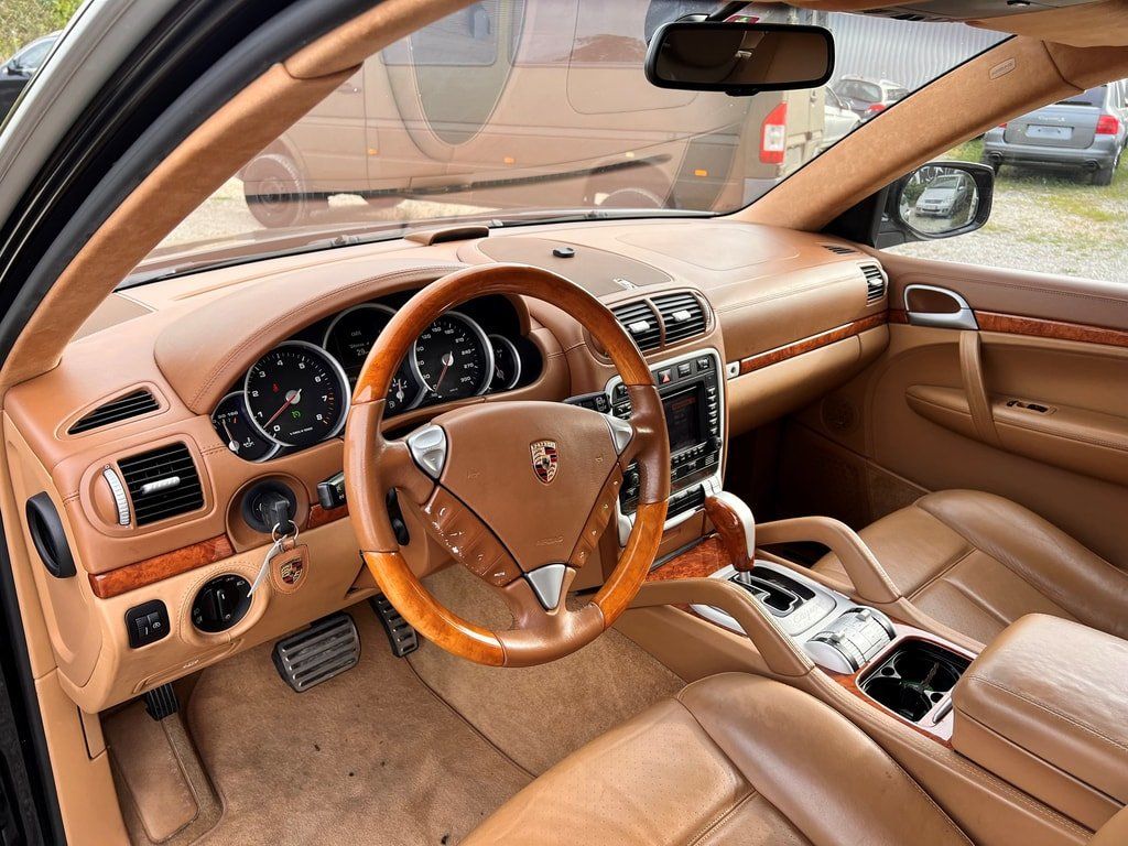 Porsche Automobili: Porsche cayenne turbo – Usato da Cornol venduto da con_8x9v 1
