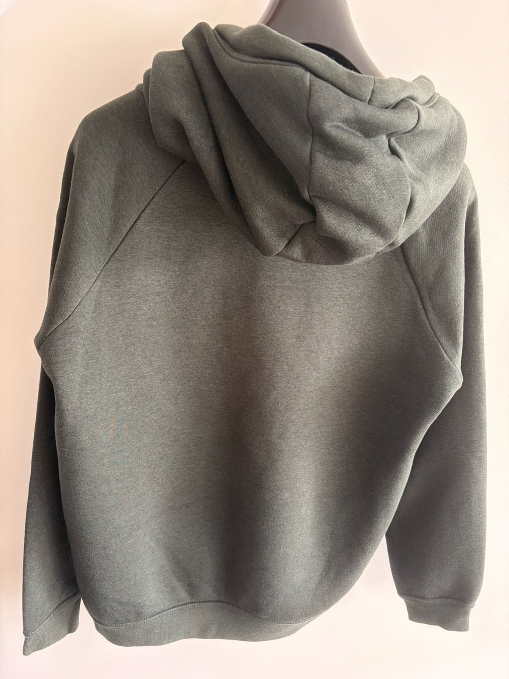 Nike Maglioni & Felpe: Nike Hoodie, Damen Grösse M – Usato da Schlieren venduto da con_hdp9 1